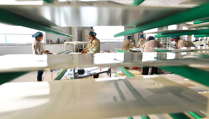 光明日报:中国正在摆脱世界工厂标签 跻身制造业价值链上游